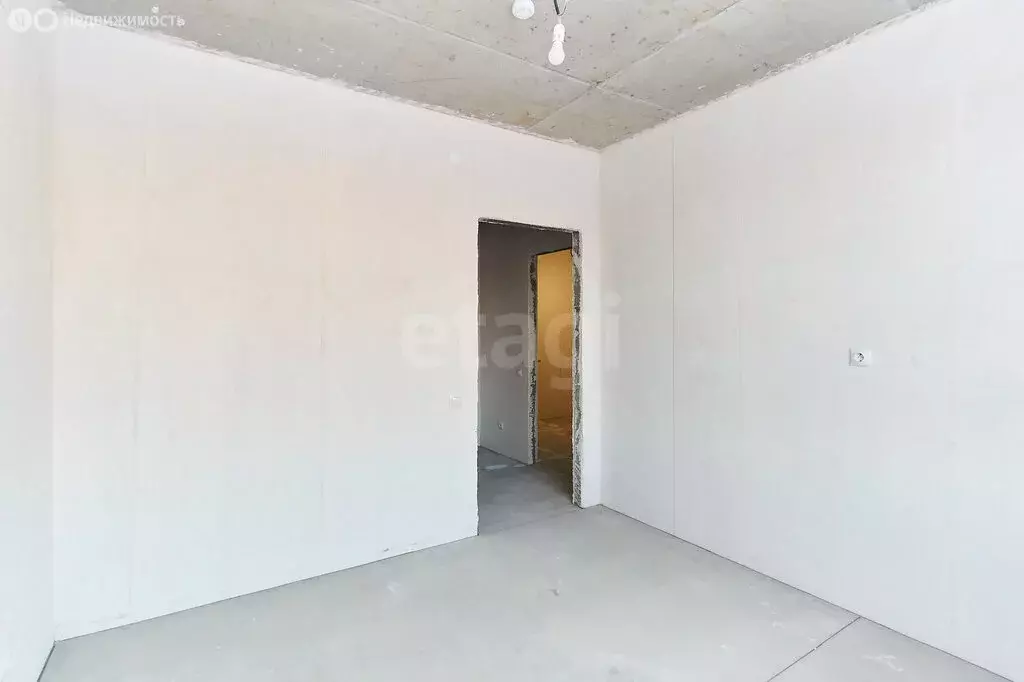 2-комнатная квартира: Тюмень, улица Вадима Бованенко, 7 (61.6 м) - Фото 2