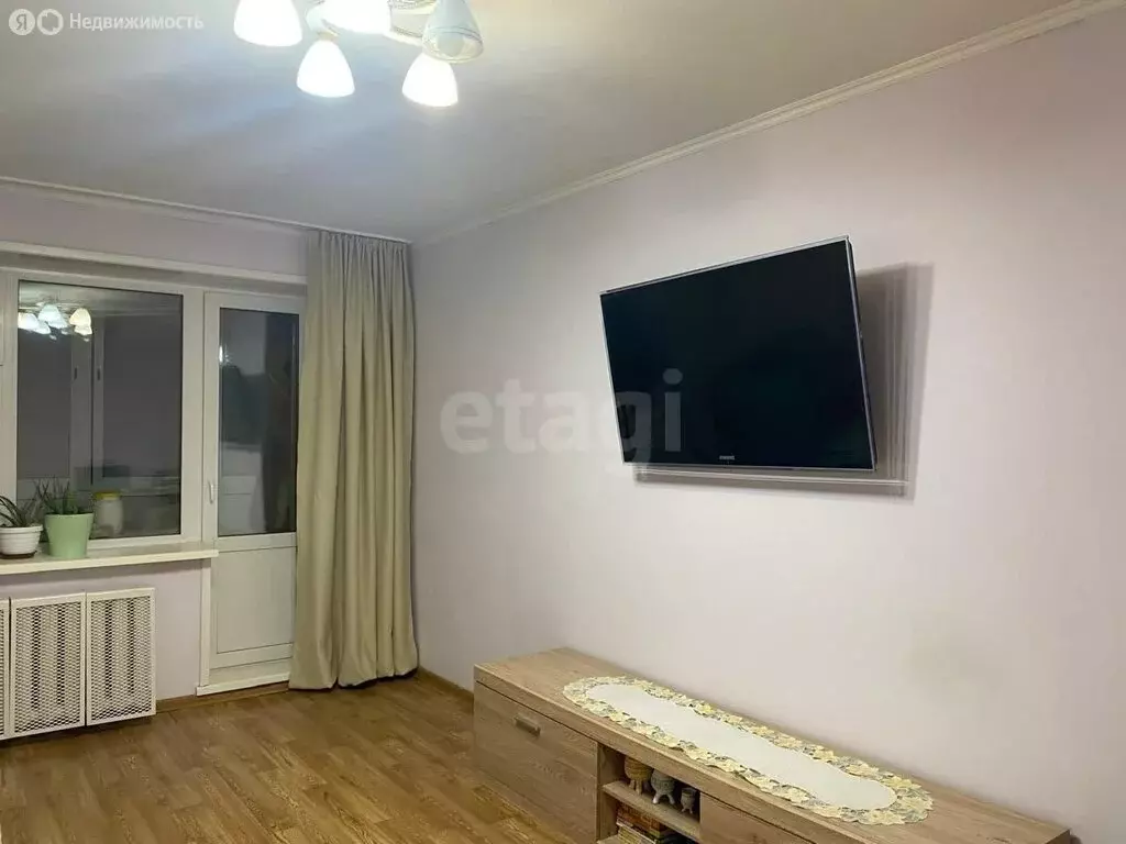 3-комнатная квартира: Якутск, улица Дзержинского, 22/3 (61.8 м) - Фото 1