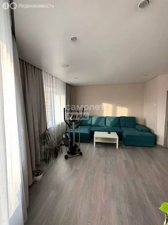 3-комнатная квартира: Кызыл, микрорайон Спутник, Убсу-Нурская улица, ... - Фото 2