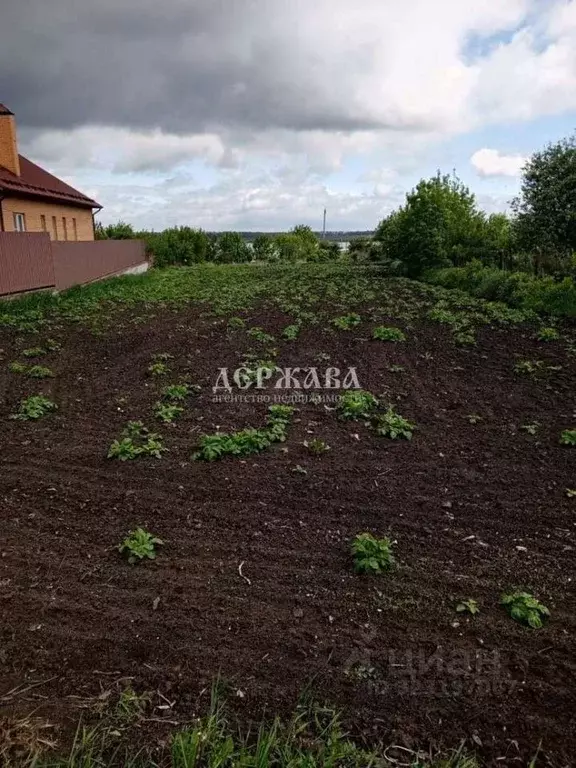 Участок в Белгородская область, Старооскольский городской округ, с. ... - Фото 0
