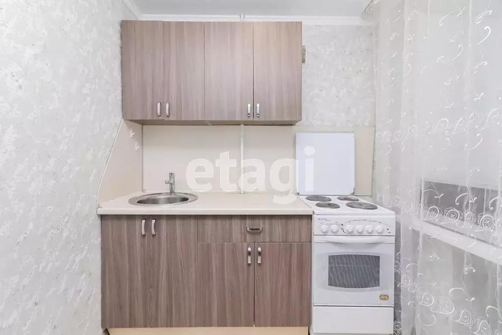 2-к кв. Тюменская область, Тюмень ул. Мельникайте, 97 (44.1 м) - Фото 0