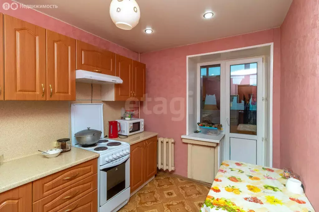 2-комнатная квартира: Тюмень, улица Газовиков, 6 (47.2 м) - Фото 1