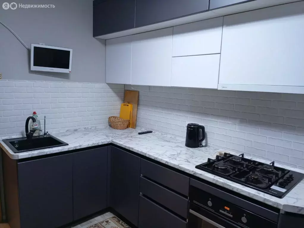 3-комнатная квартира: Курган, жилой район Заозёрный, 3-й микрорайон, ... - Фото 0