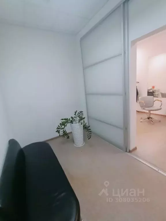 Помещение свободного назначения в Красноярский край, Красноярск ул. ... - Фото 2