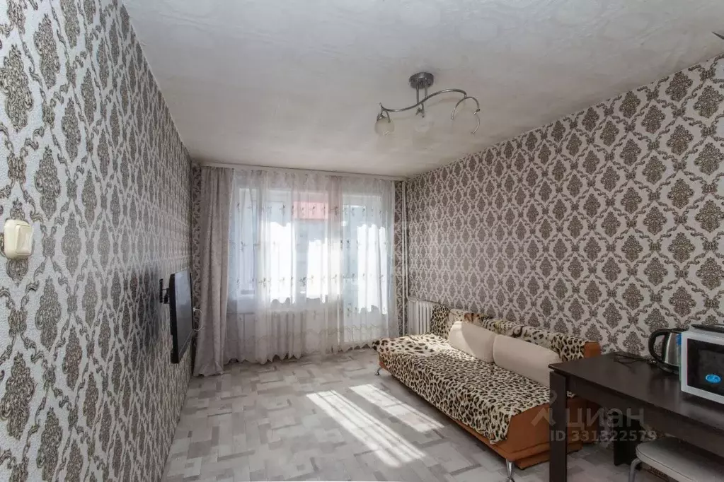 1-к кв. Тюменская область, Тобольск 10-й мкр, 9 (34.0 м) - Фото 1