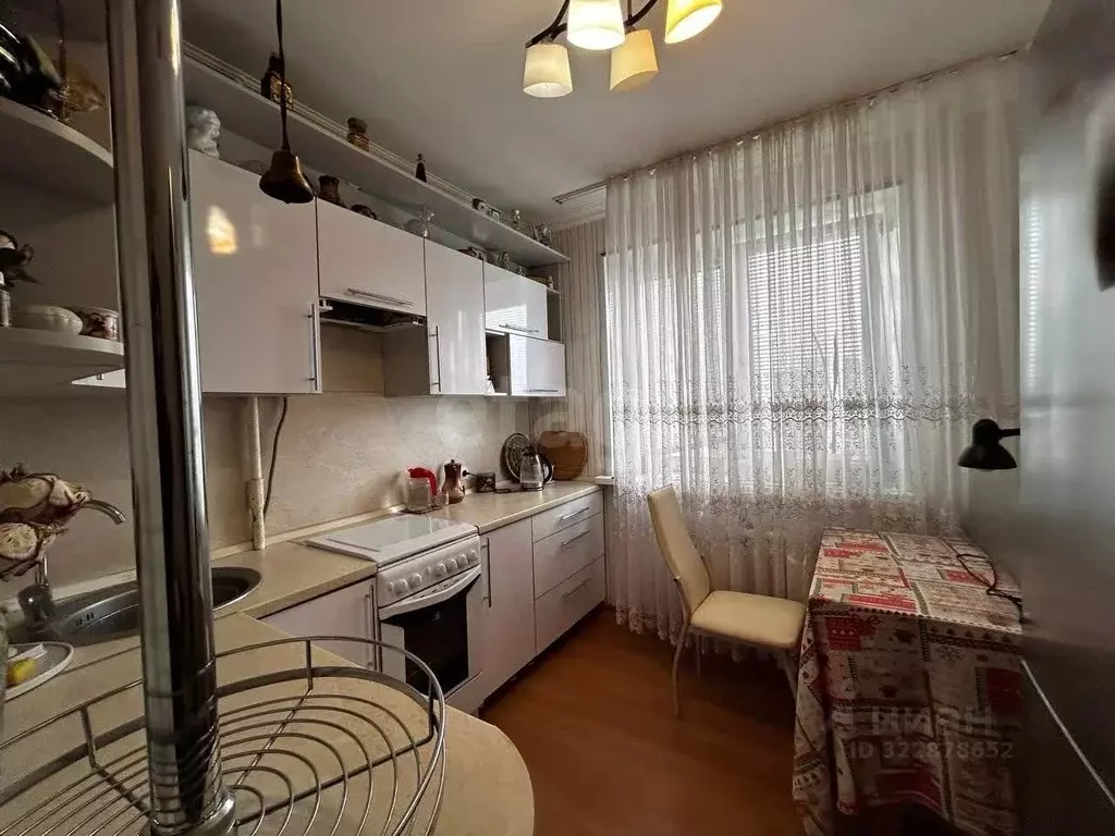 2-к кв. Брянская область, Брянск ул. Есенина, 30 (52.6 м) - Фото 0