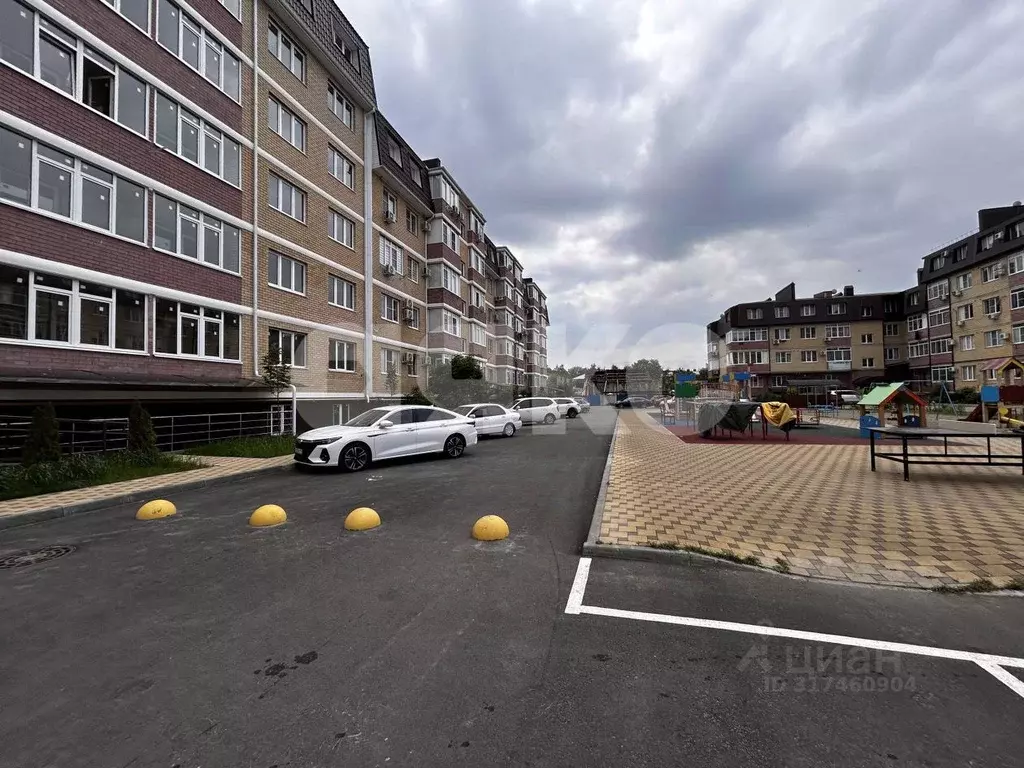 1-к кв. Краснодарский край, Горячий Ключ ул. Кириченко, 7 (38.6 м) - Фото 0