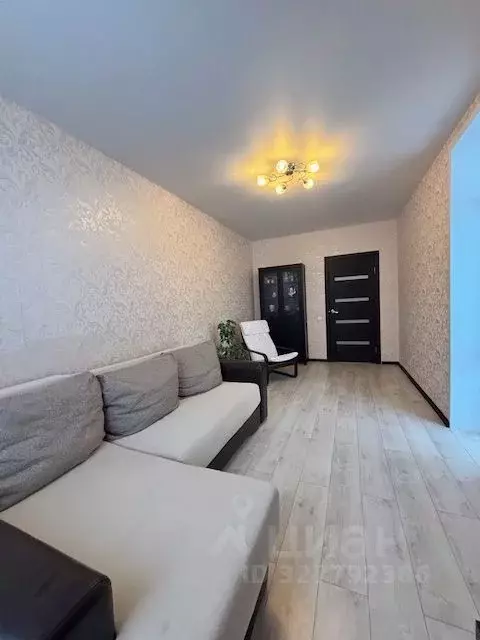 2-к кв. Омская область, Омск просп. Комарова, 17К3 (56.9 м) - Фото 2