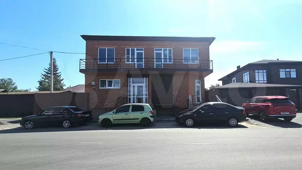 Цоколь с окнами 190 м в центре Батайска - Фото 0