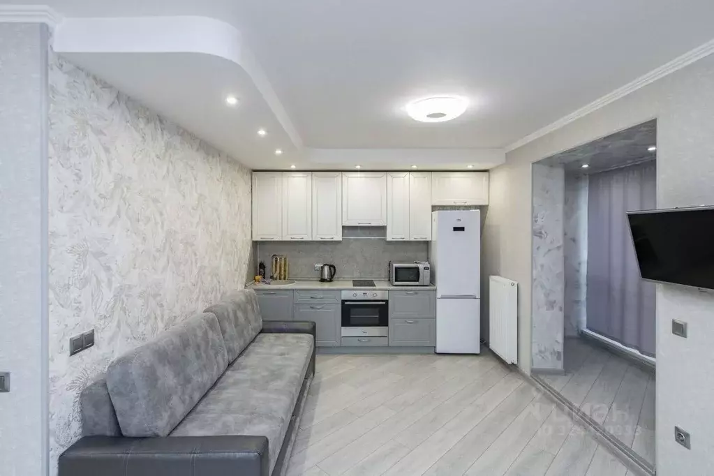 Студия Тюменская область, Тюмень ул. 50 лет Октября, 57Б (36.0 м) - Фото 2