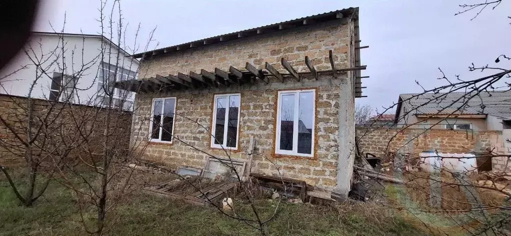 Дом в Крым, Евпатория Спутник-2 мкр, ул. Степная, 51 (100 м) - Фото 1