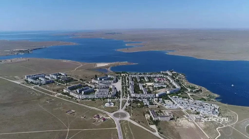 Участок в Крым, Евпатория городской округ, Новоозерное пгт ул. ... - Фото 0