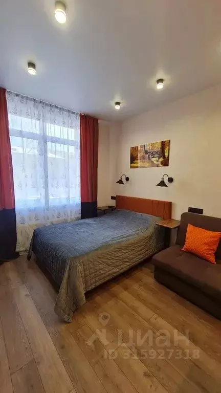 Студия Свердловская область, Екатеринбург ул. Азина, 57 (22.0 м) - Фото 1