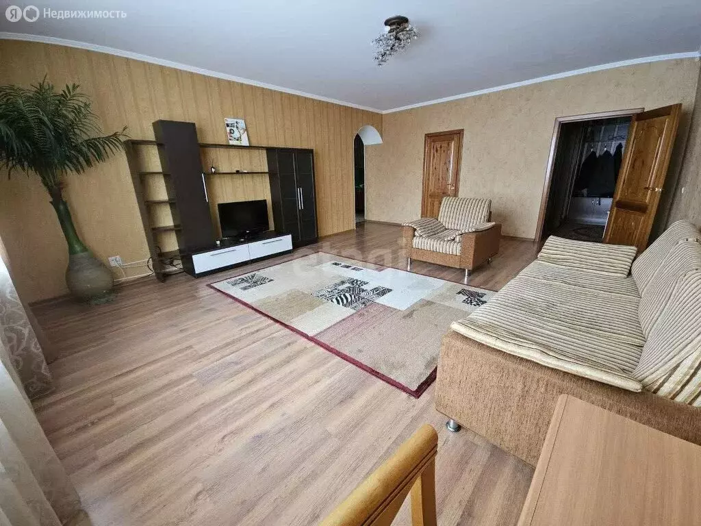 2-комнатная квартира: Кемерово, Красная улица, 4 (90.2 м) - Фото 0