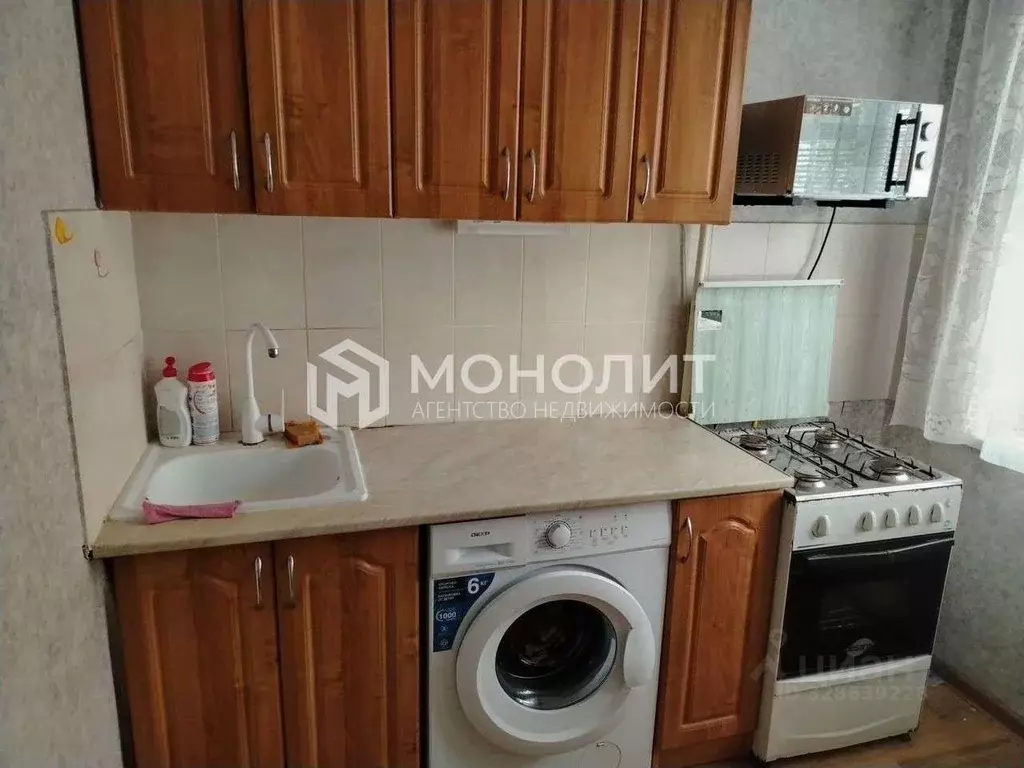 2-к кв. Белгородская область, Старый Оскол Интернациональный мкр, 49А ... - Фото 1