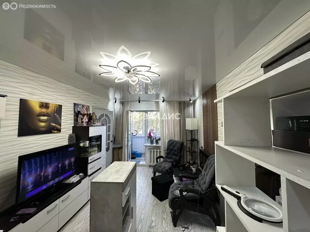 2-комнатная квартира: Ангарск, улица Крупской, 1А (45 м) - Фото 1