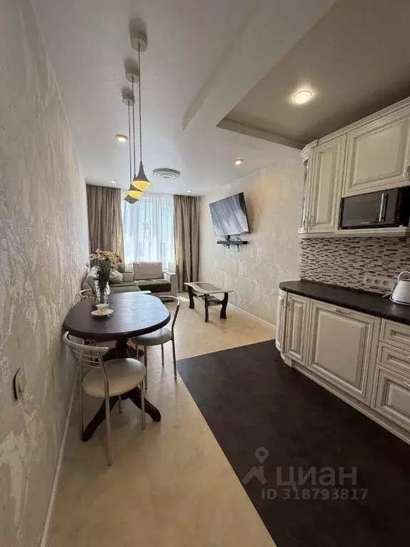 3-к кв. Омская область, Омск ул. Крупской, 13/3 (85.5 м) - Фото 0