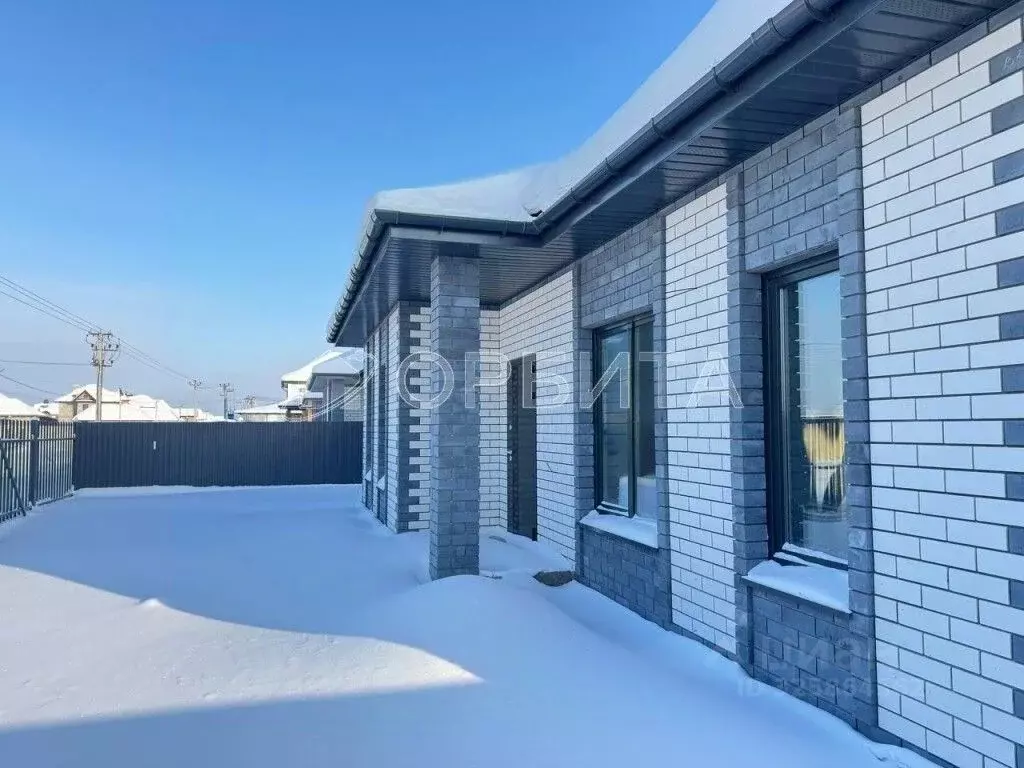 Дом в Тюменская область, Тюменский муниципальный округ, с. Луговое ул. ... - Фото 1