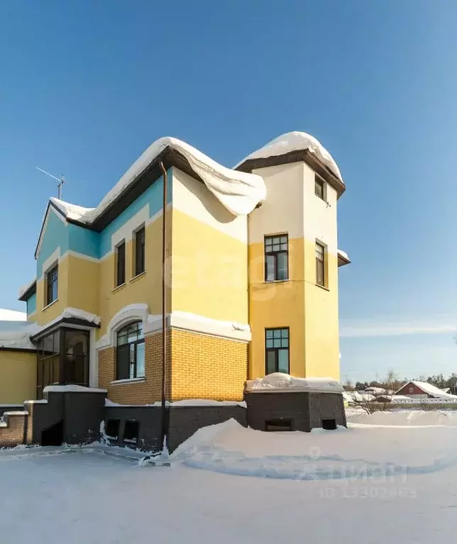 Дом в Ханты-Мансийский АО, Сургут пос. Снежный,  (438 м) - Фото 1