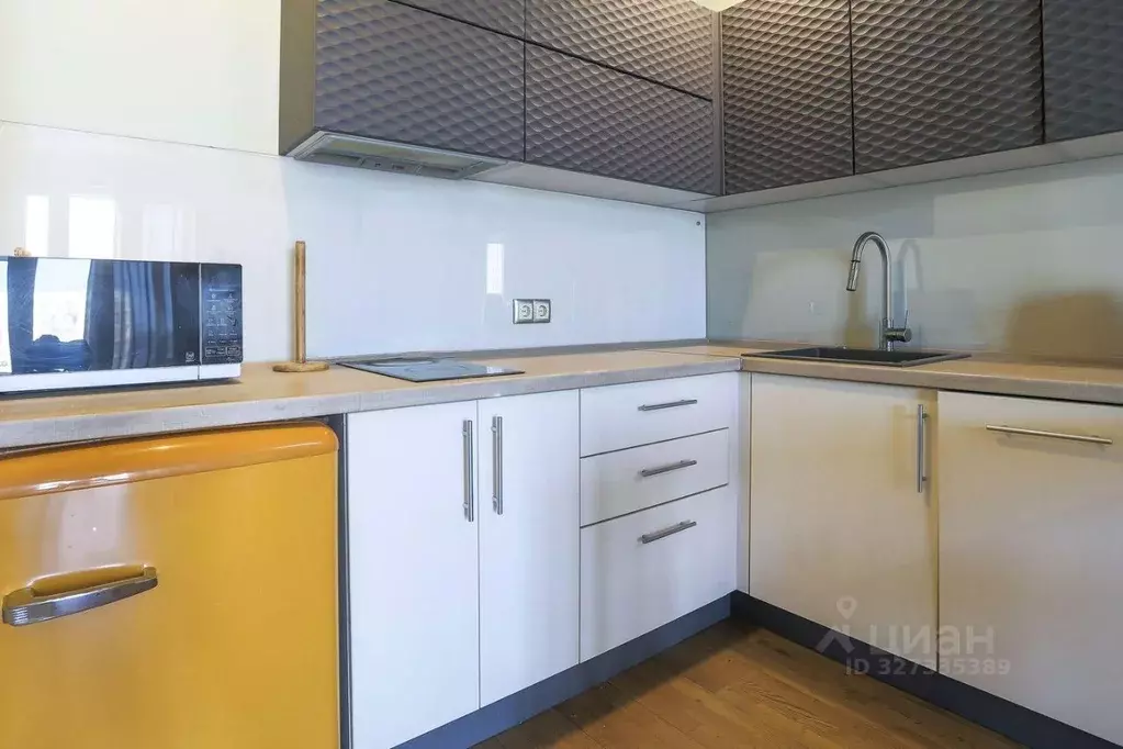 2-к кв. Приморский край, Владивосток ул. Сочинская, 1 (50.1 м) - Фото 2