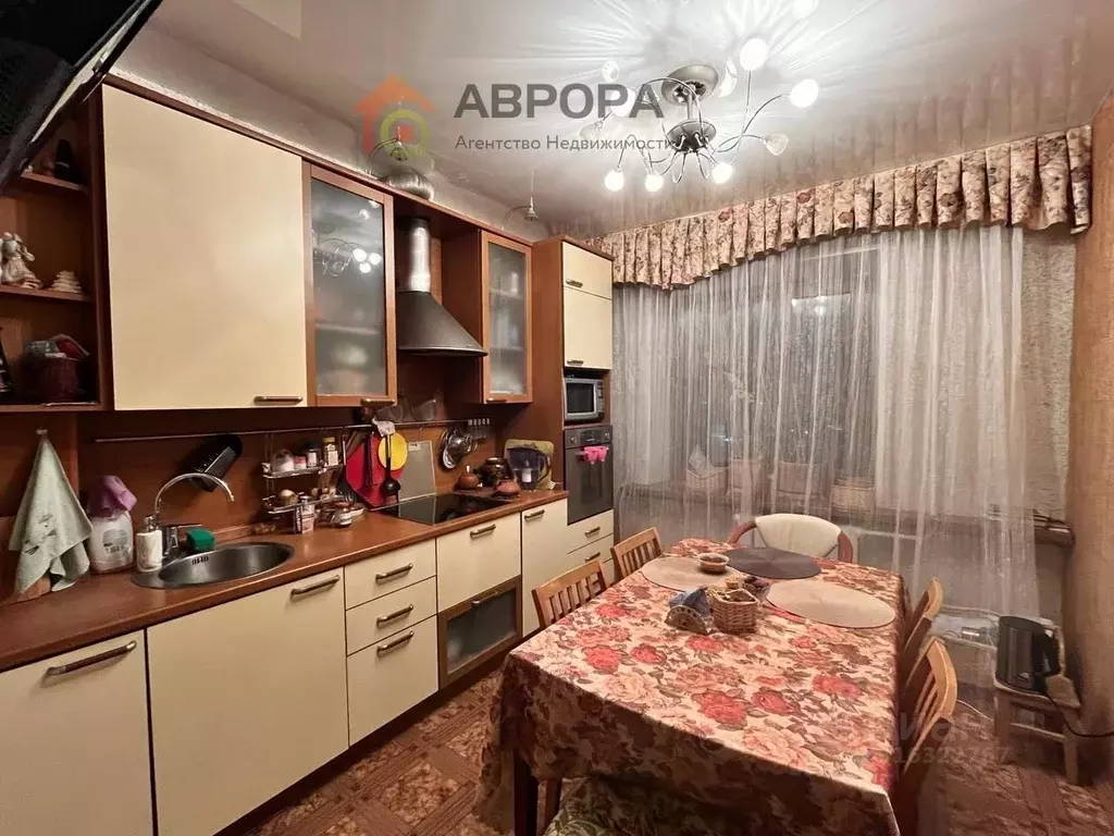 4-к кв. Ханты-Мансийский АО, Сургут ул. Энтузиастов, 6 (88.7 м) - Фото 0