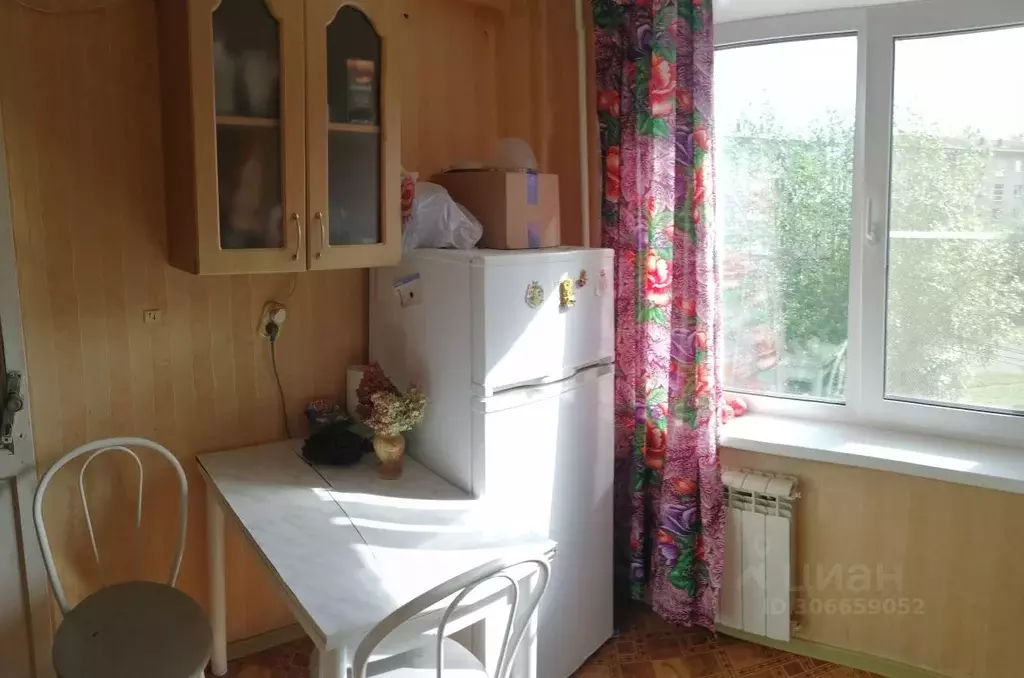 2-к кв. Омская область, Омск Заозерный мкр, ул. Бархатовой, 1 (44.5 м) - Фото 2