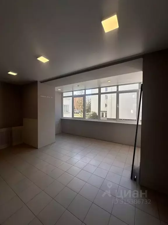 Офис в Чувашия, Чебоксары Ленинградская ул., 26 (42 м) - Фото 2