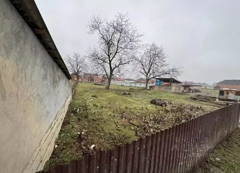 Участок в Чеченская республика, Урус-Мартановский район, с. Алхазурово ... - Фото 1