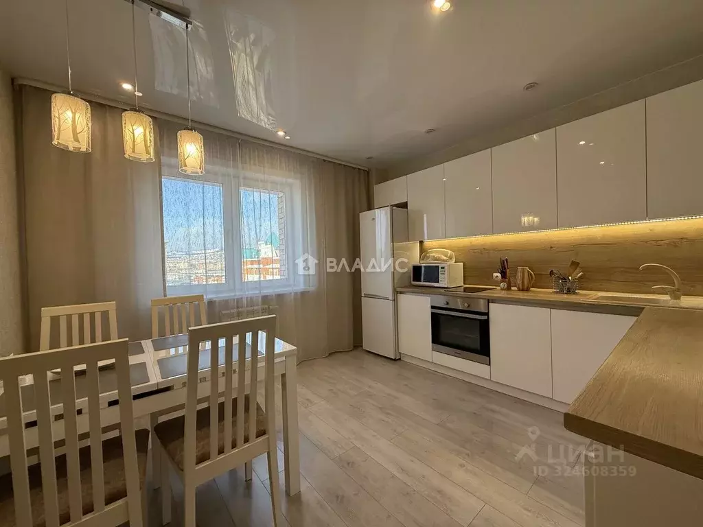 2-к кв. Бурятия, Улан-Удэ ул. Модогоева, 4 (66.7 м) - Фото 1