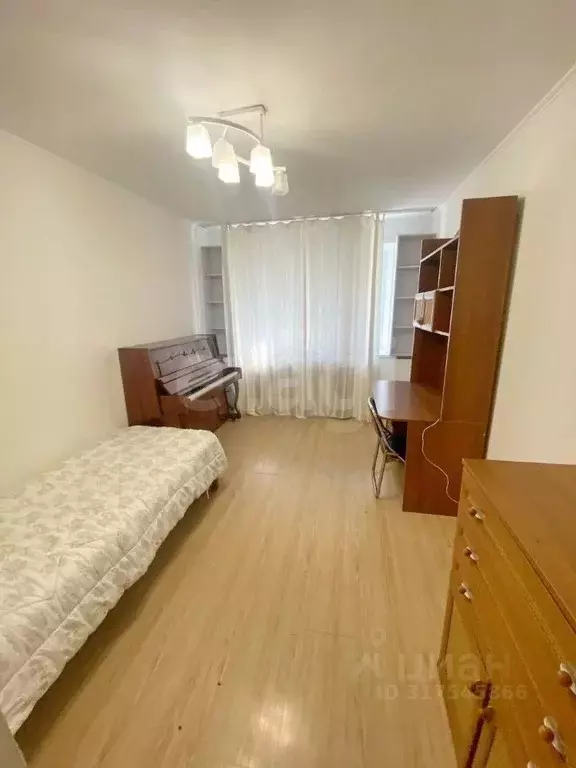 3-к кв. Приморский край, Артем ул. Фрунзе, 44 (58.3 м) - Фото 0