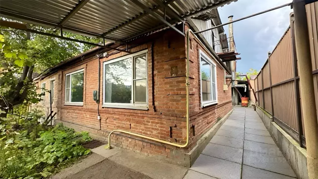 Дом в Краснодарский край, Кропоткин Кавказский район, ул. Гоголя (50 ... - Фото 1