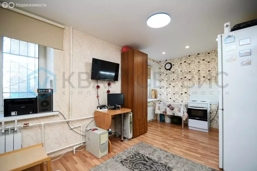 Квартира-студия: Омск, микрорайон Городок Нефтяников, улица 50 лет ... - Фото 1