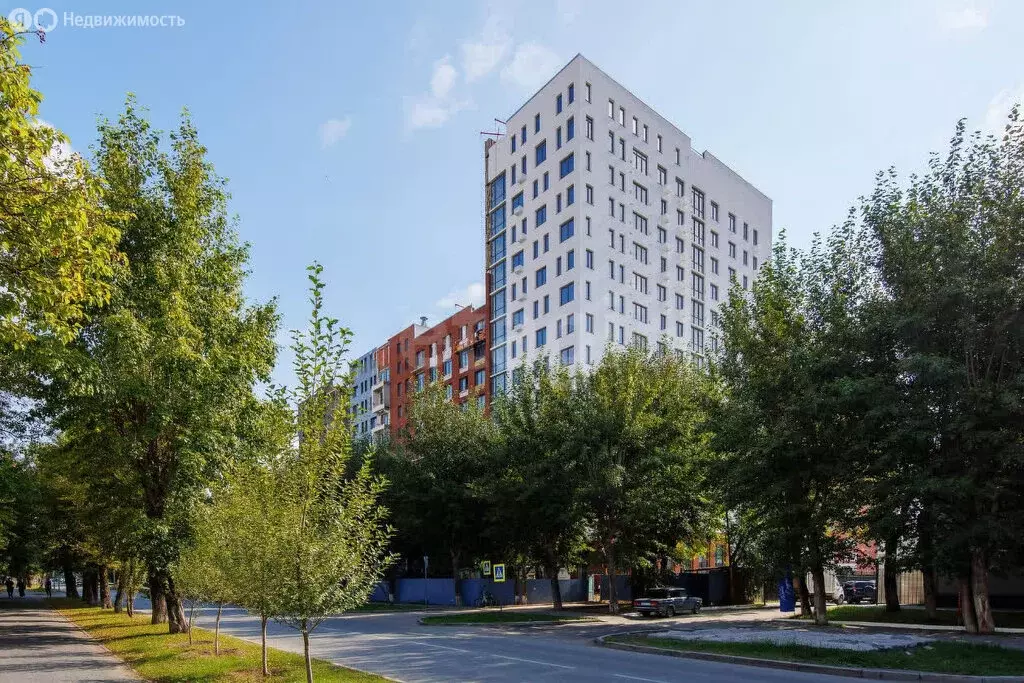 3-комнатная квартира: Тюмень, улица Энергетиков, 42 (86 м) - Фото 1