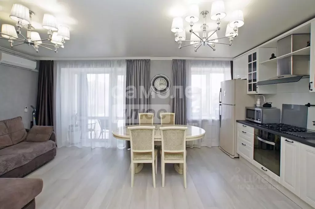 3-к кв. Омская область, Омск ул. Герцена, 250 (62.0 м) - Фото 0