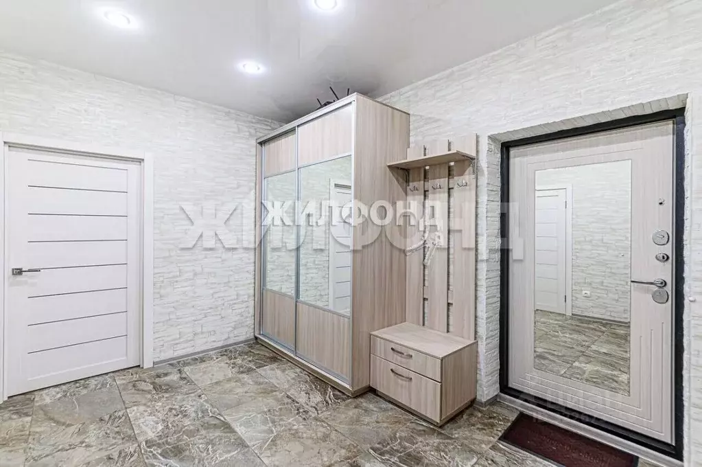 2-к кв. Новосибирская область, Новосибирск Красный просп., 181 (60.0 ... - Фото 1