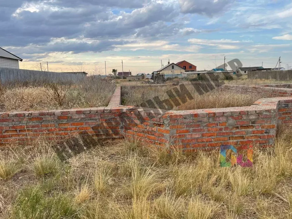 Участок в Калмыкия, Целинный район, с. Троицкое ул. Толстого (6.0 ... - Фото 1