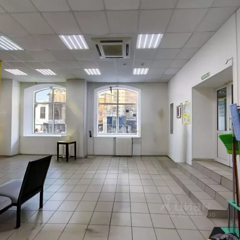 Торговая площадь в Татарстан, Казань Гвардейская ул., 20 (93 м) - Фото 2