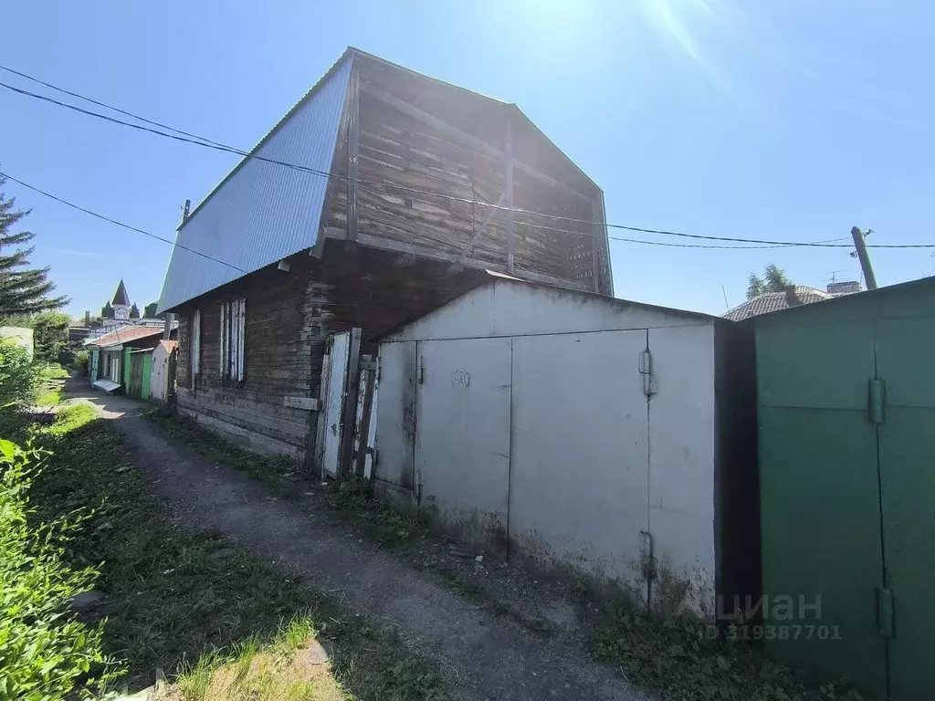 Дом в Омская область, Омск ул. 10-я Северная, 30 (100 м) - Фото 0