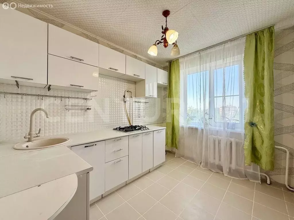 3-комнатная квартира: Чебоксары, проспект 9-й Пятилетки, 15 (69 м) - Фото 1