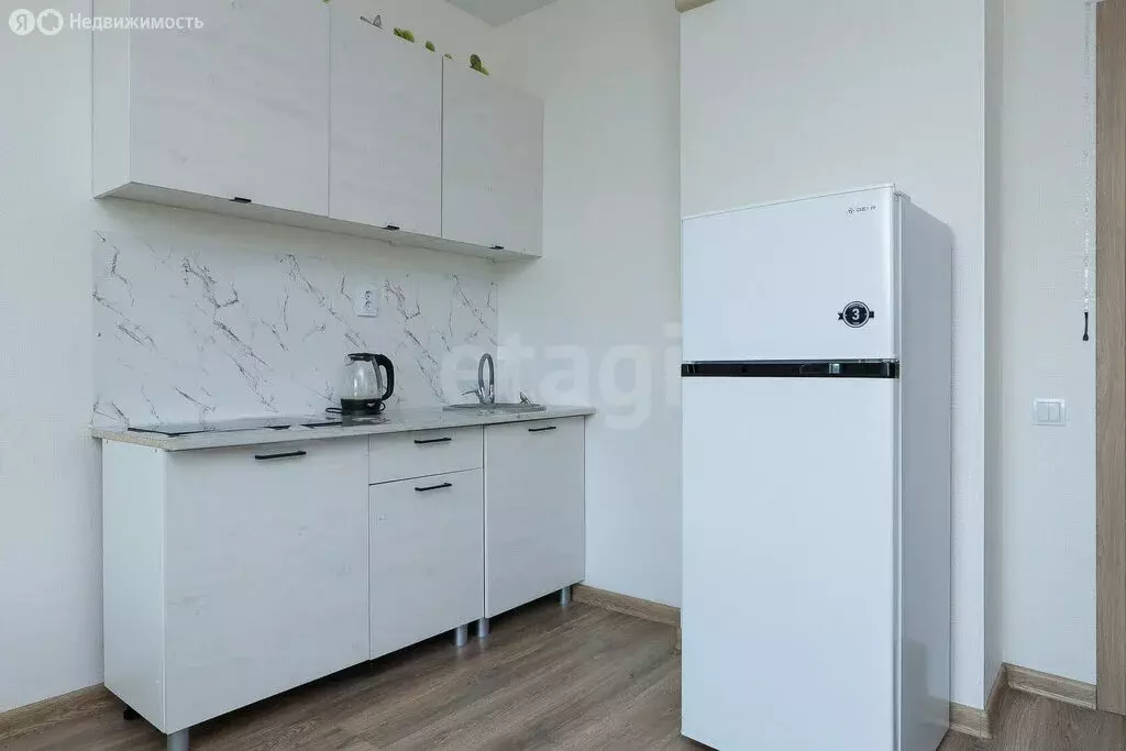 Квартира-студия: Калининград, улица Олега Кошевого, 30 (24.6 м) - Фото 0