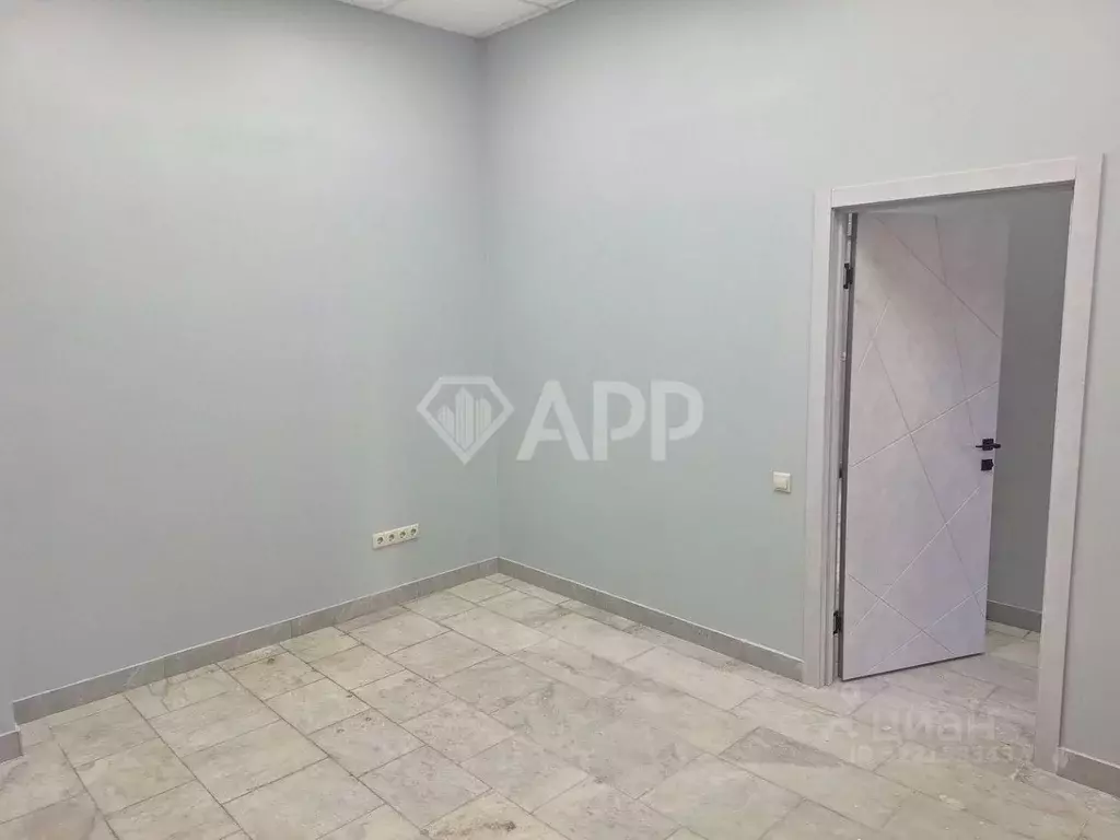 Помещение свободного назначения в Татарстан, Казань ул. Короленко, 87 ... - Фото 2