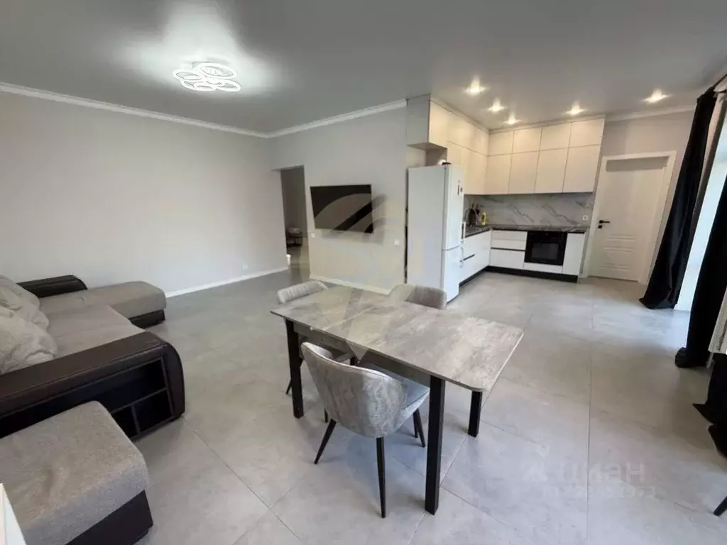 Дом в Белгородская область, Старооскольский городской округ, с. ... - Фото 1