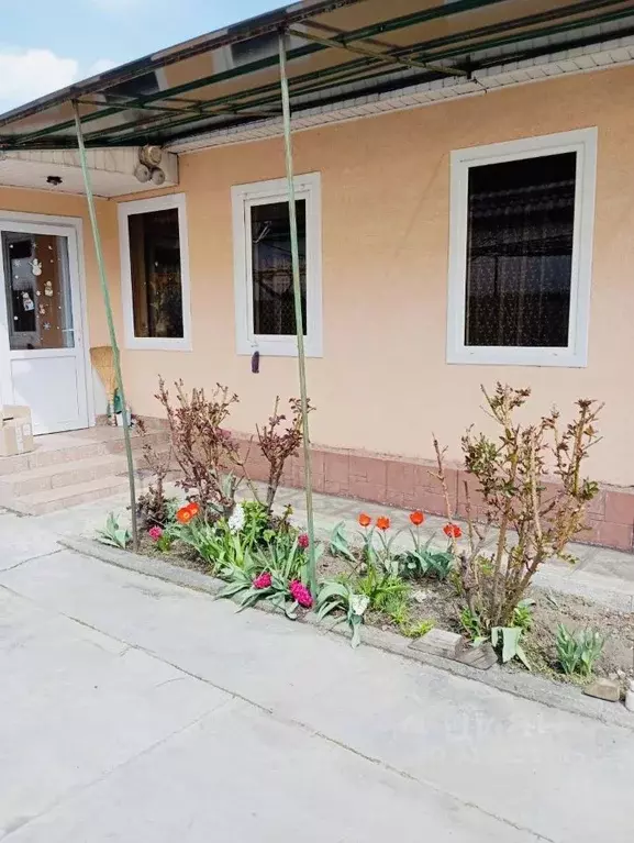 Дом в Карачаево-Черкесия, Черкесск ул. Лермонтова, 148 (80 м) - Фото 2