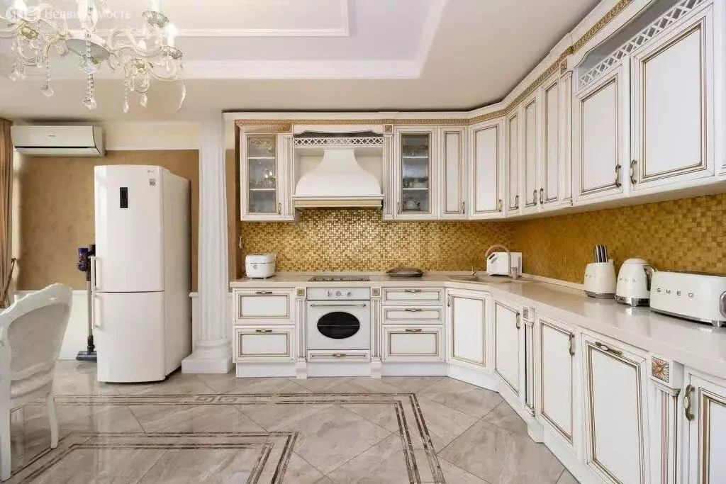 3-комнатная квартира: Краснодар, Кубанская улица, 45к2 (122 м) - Фото 1