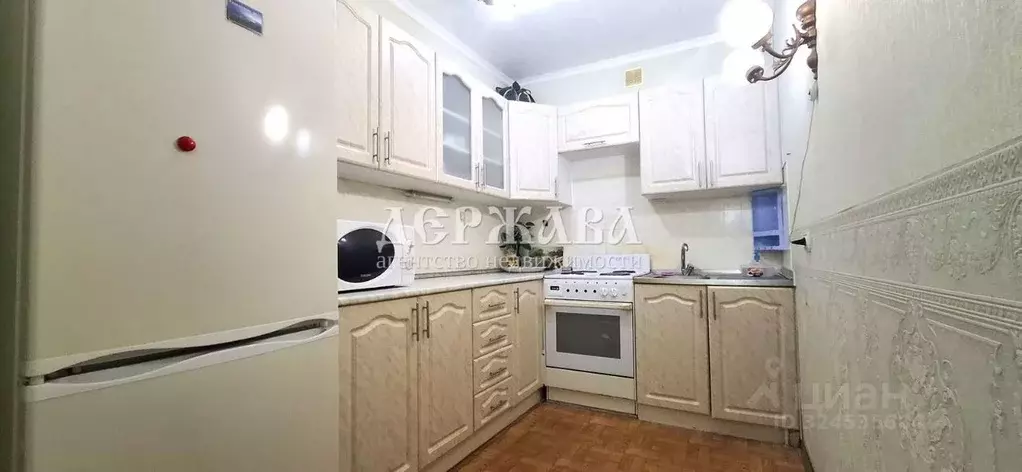 2-к кв. Белгородская область, Старый Оскол Макаренко мкр, 29 (48.5 м) - Фото 1