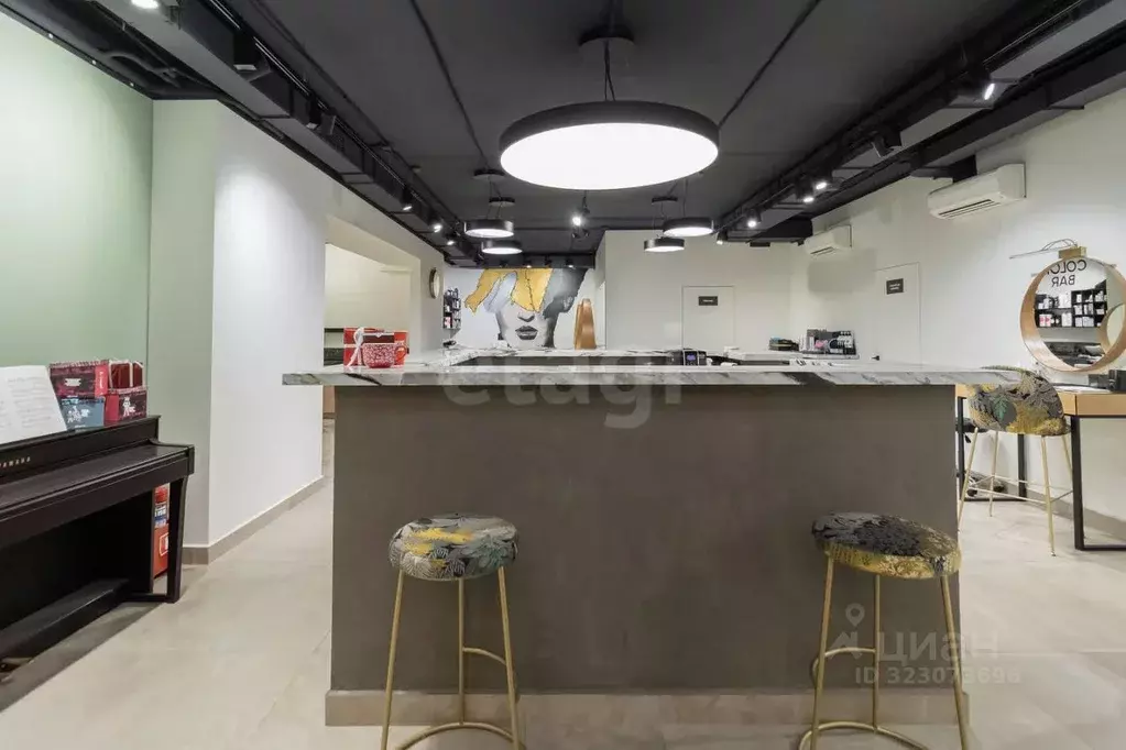 Помещение свободного назначения в Тюменская область, Тюмень ул. ... - Фото 1