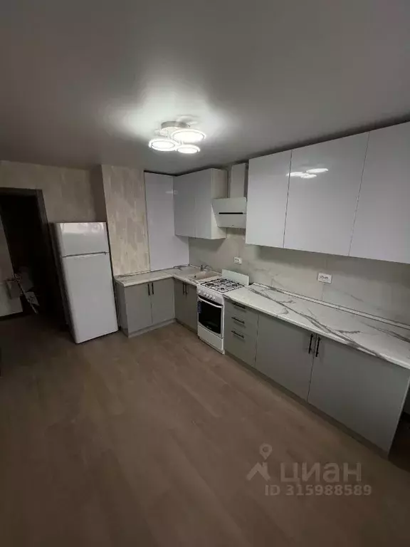 2-к кв. Саратовская область, Саратов ул. Имени Виктора Аржаного, 3А ... - Фото 0