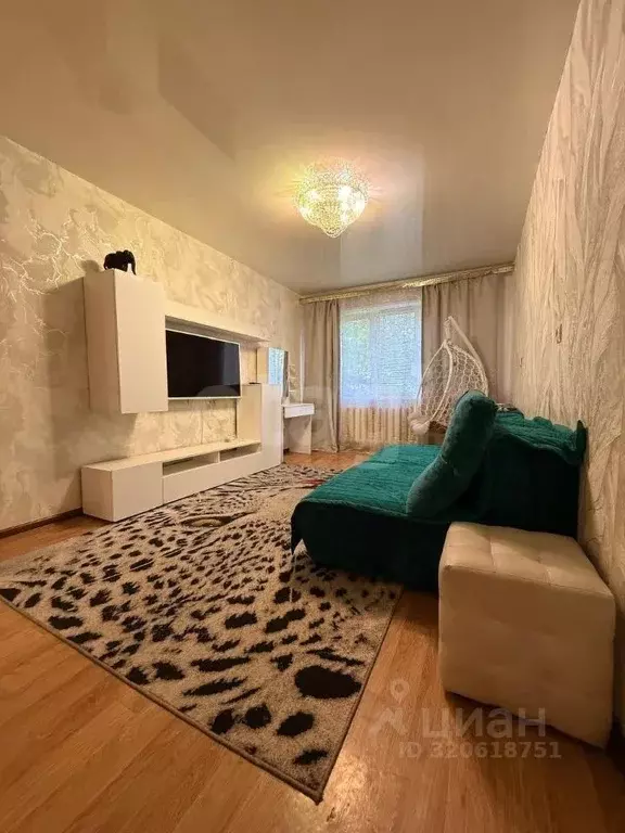 2-к кв. Омская область, Омск ул. 50 лет ВЛКСМ, 15 (44.2 м) - Фото 1