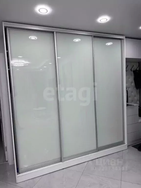 3-к кв. Ямало-Ненецкий АО, Новый Уренгой Дружба мкр, 2/1 (67.5 м) - Фото 0