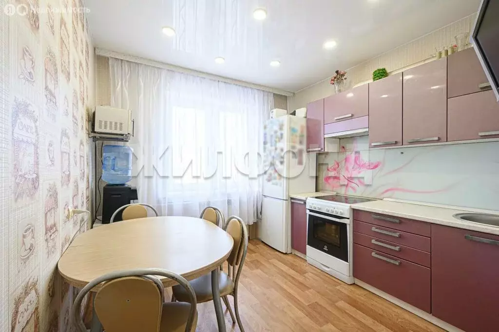 3-комнатная квартира: Новосибирск, улица Пархоменко, 112 (62.8 м) - Фото 1